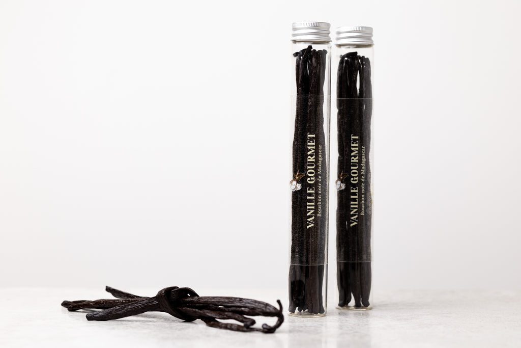 Gousses de vanille Bourbon de Madagascar – Catégorie GOURMET Grand Calibre (+18 cm) 2 Tubes 10 gousses soit 20 gousses 89,90 €